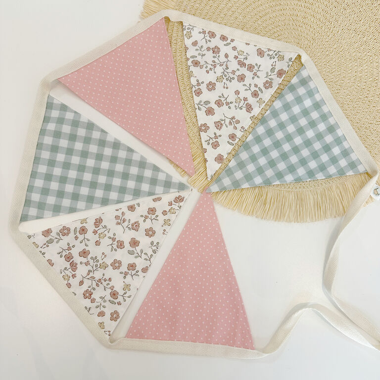 Banderins tela flors marró, vichy menta i talps rosa