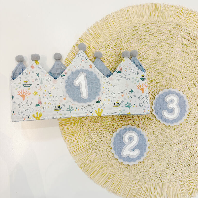 Corona de cumpleaños de tela bajo el mar