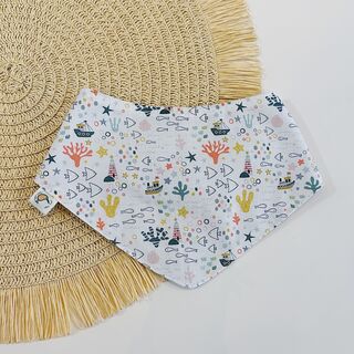 Bandana bebé personalizada de tela bajo el mar y gofre blanco