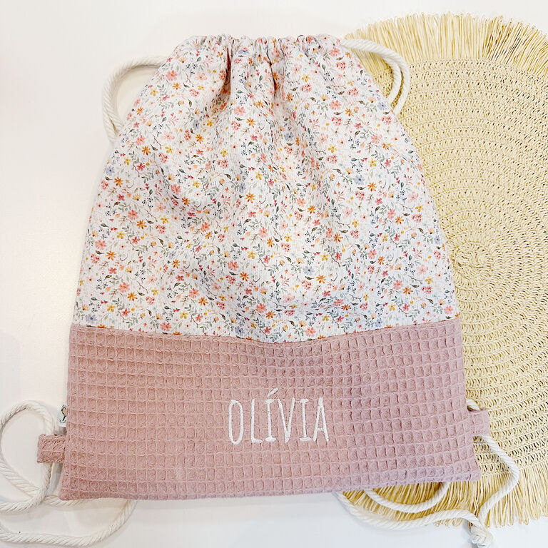 Mochila saco infantil con cuerdas de tela flores piqué jardín y gofre rosa palo