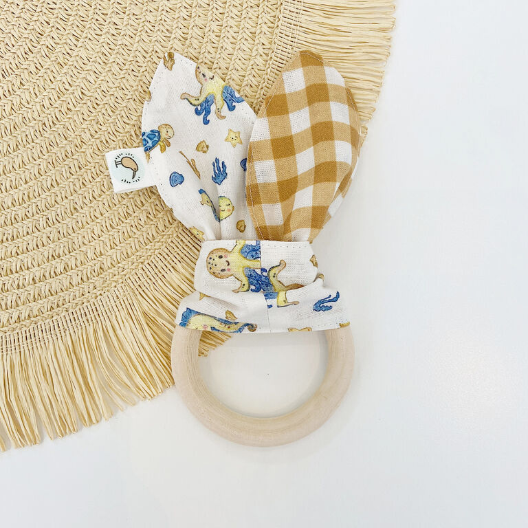 Mordedor bebé orejitas de tela menorca