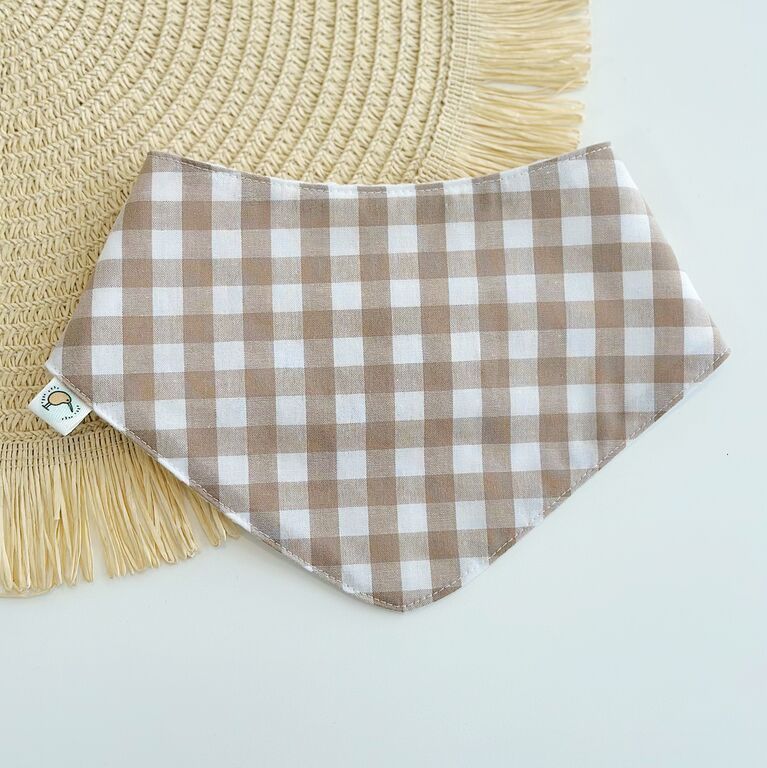 Bandana bebé personalizada de tela vichy beige y gofre blanco