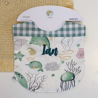 Babero de tela ocean mint y vichy menta con nombre bordado