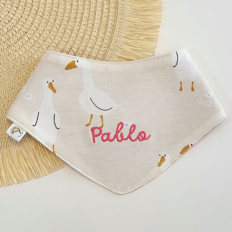 Bandana bebé personalizada de tela patos (tejido de punto) y rizo bambú blanco