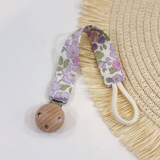 Chupetero de tela flores liberty lila