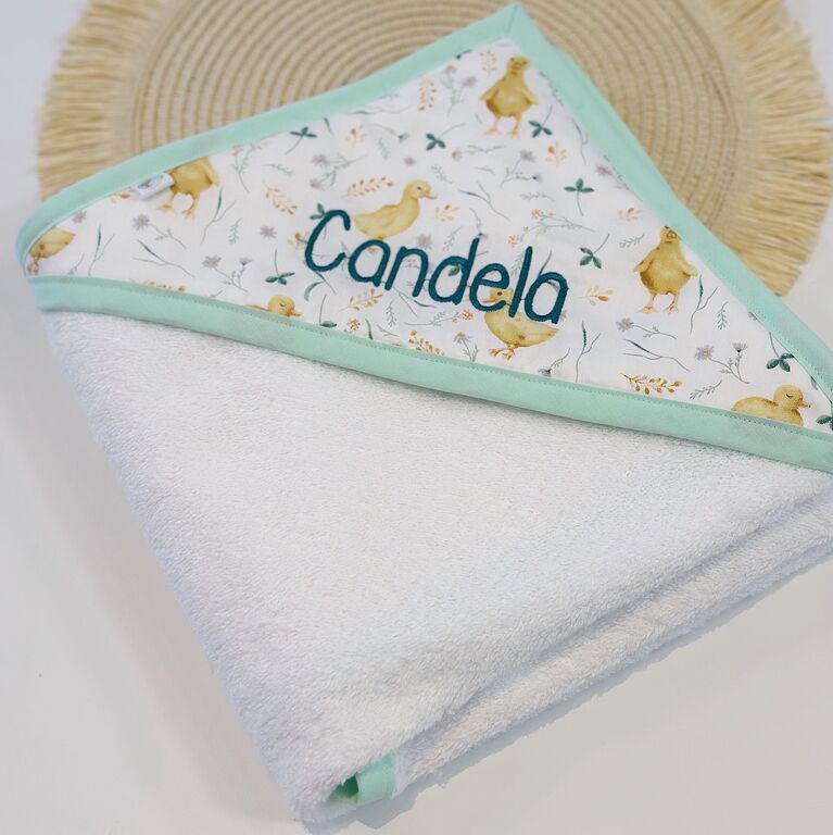 Capa de baño bebé personalizada con capucha de tela patitos