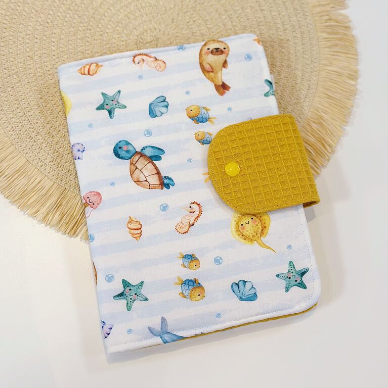 Portadocumentos bebé tela peces y rayas y gofre mostaza