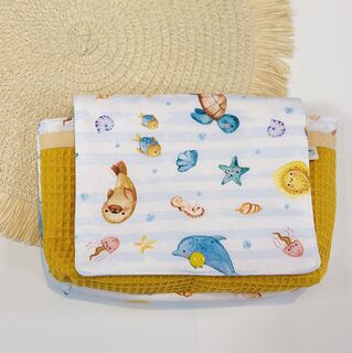 Portapañales y toallitas de tela peces y rayas y gofre mostaza