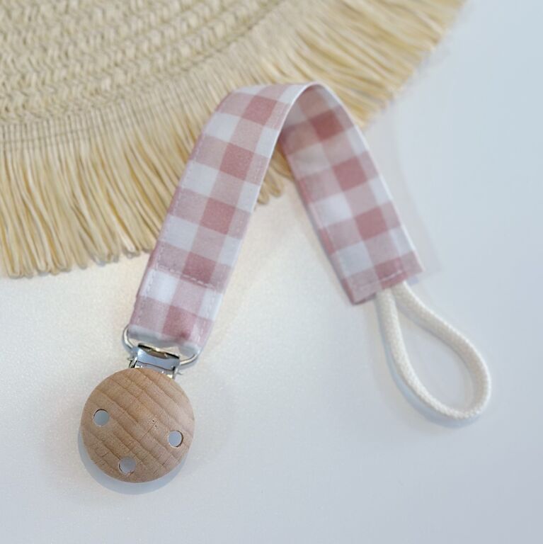 Chupetero personalizado de tela vichy rosa