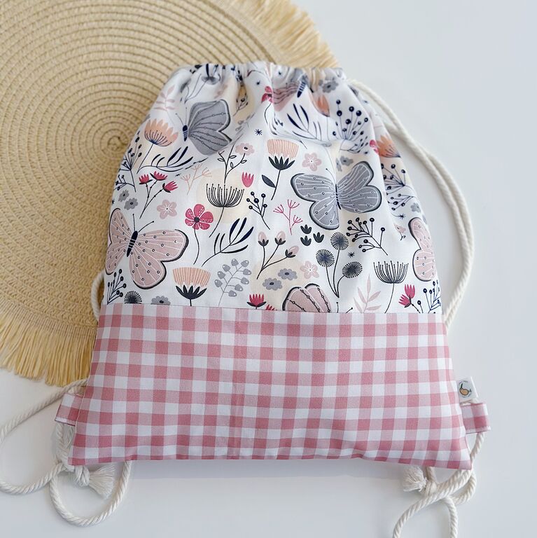 Mochila saco infantil con cuerdas de tela mariposas rosa y gris y vichy rosa