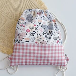 Mochila saco infantil con cuerdas de tela mariposas rosa y gris y vichy rosa