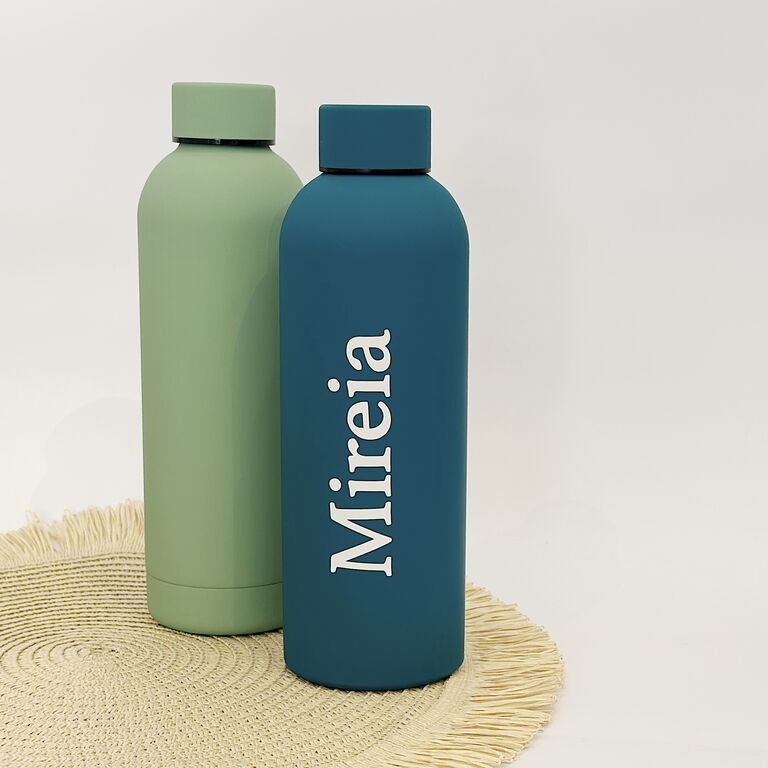 Botella verde mint personalizada con nombre