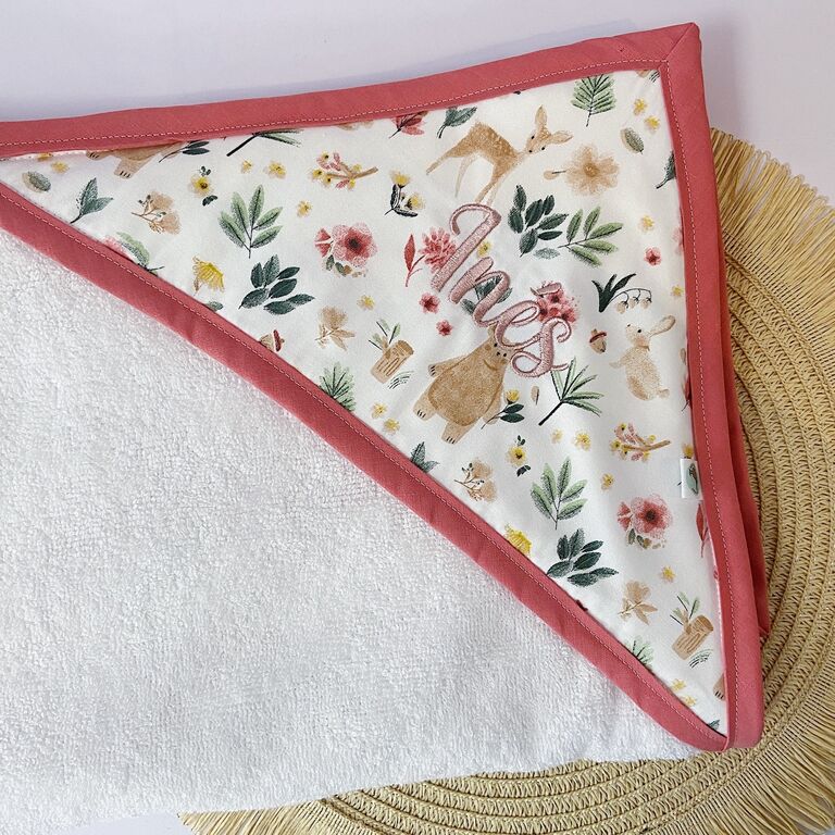 Capa de baño con tela Ciervos y flores